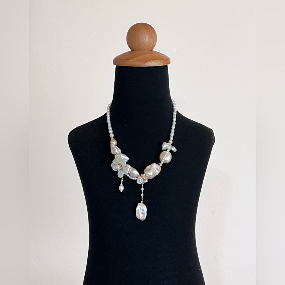 Handmade Premium Champagne Freshwater Keshi Pearl Flower 🌺 Braided Necklace - Picture 5 of 6